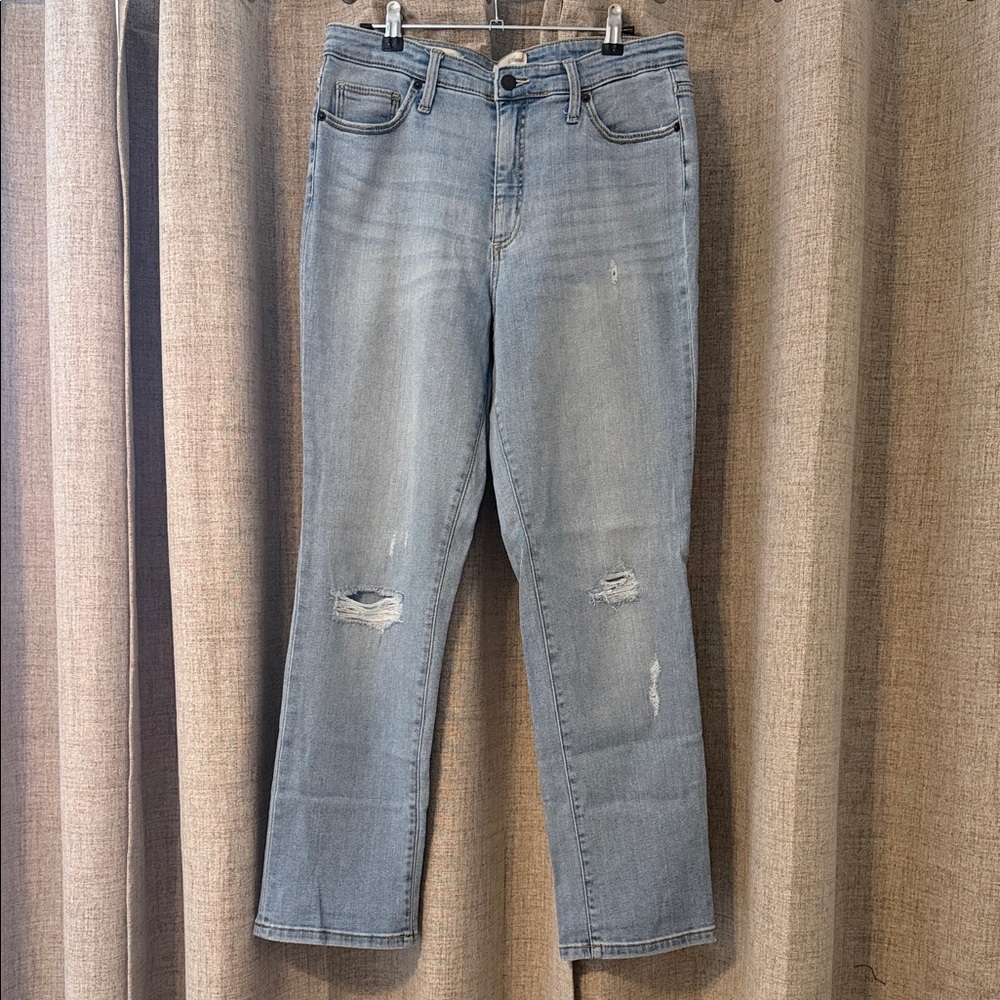 Universal Thread Light Blue Distressed Straight Leg Jeans size 10